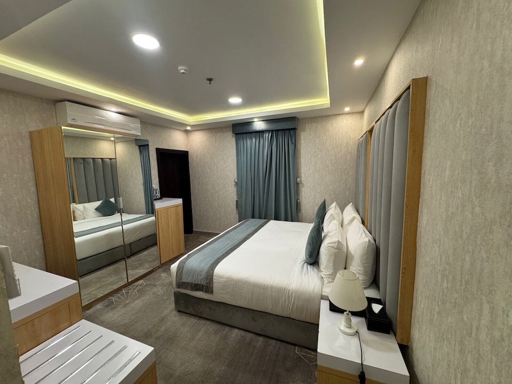 Rose Land Hotel 32/60
