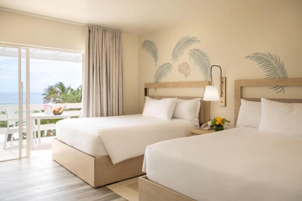 Deluxe, 2 Queen Beds, Beach Front
