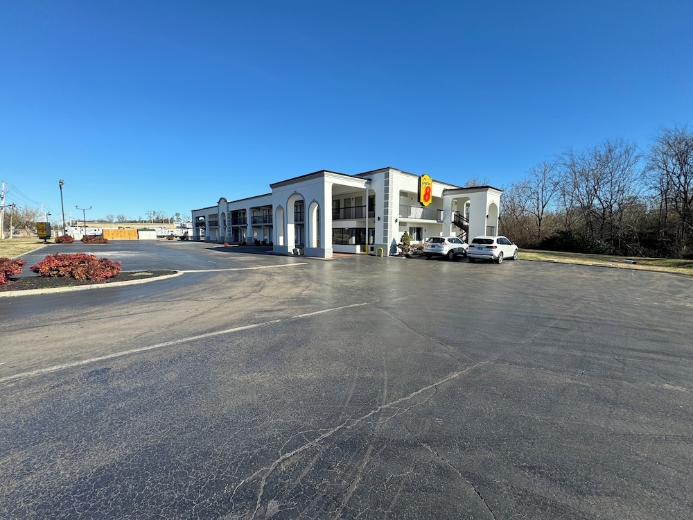 Super 8 By Wyndham Knoxville West/Farragut 40/48