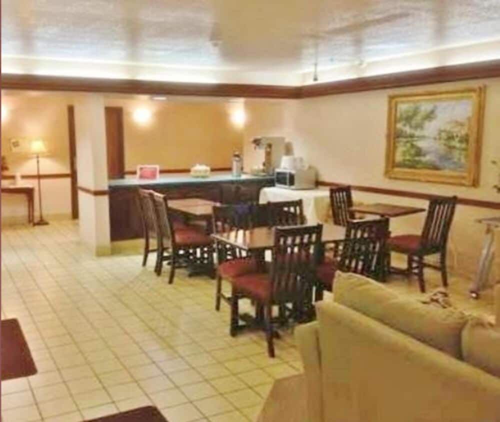 Days Inn by Wyndham Washington Court House 22/33