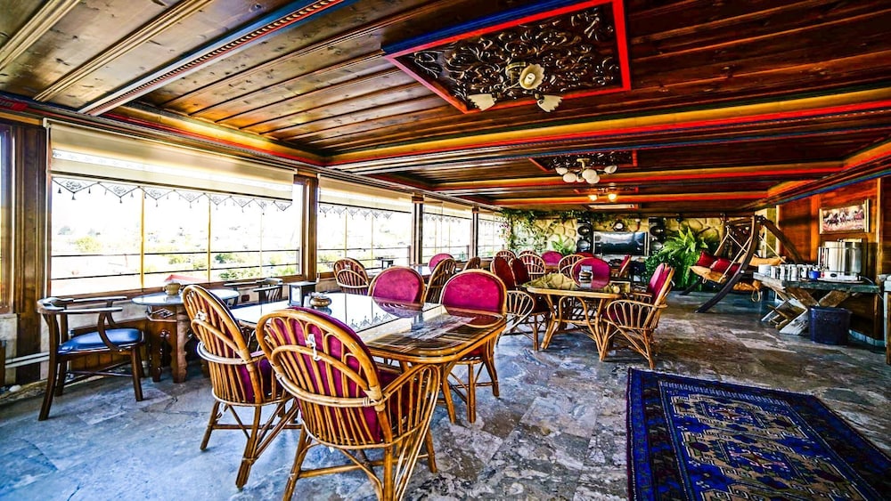 Safran Cave Hotel 37/50