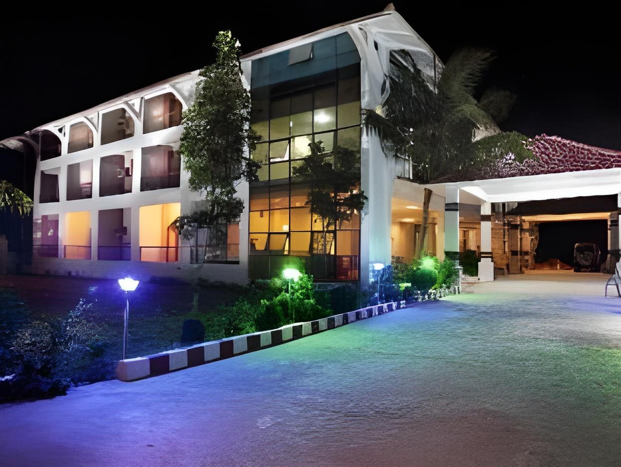 HOTEL KINGS CROWN MANDARMONI 12/37