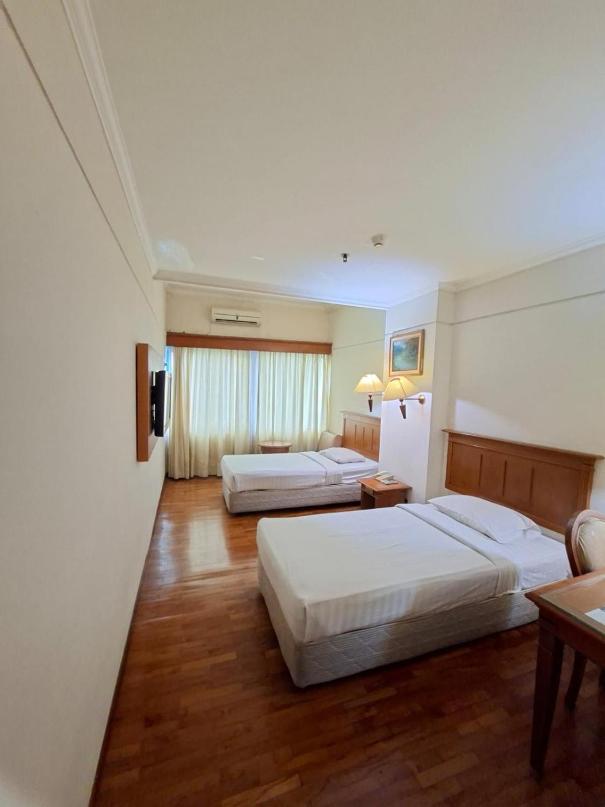 Hotel Mega Cikini 9/28