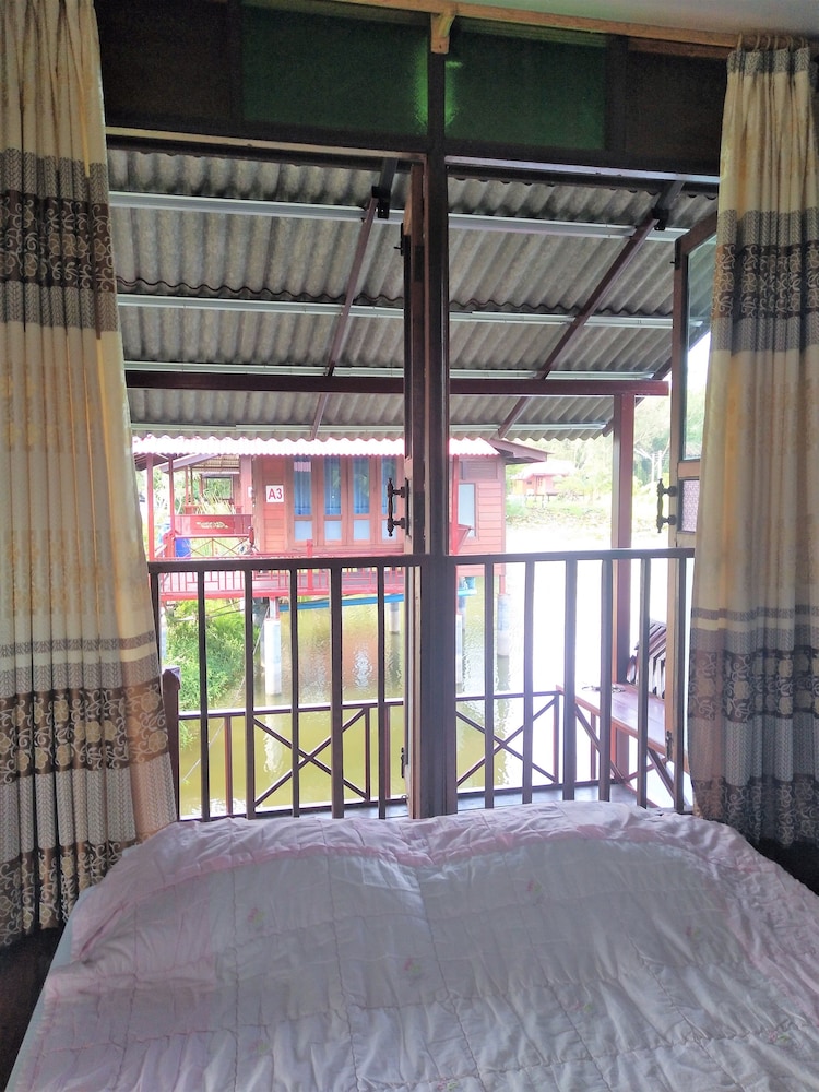 Sarocha Resort Rayong 8/28