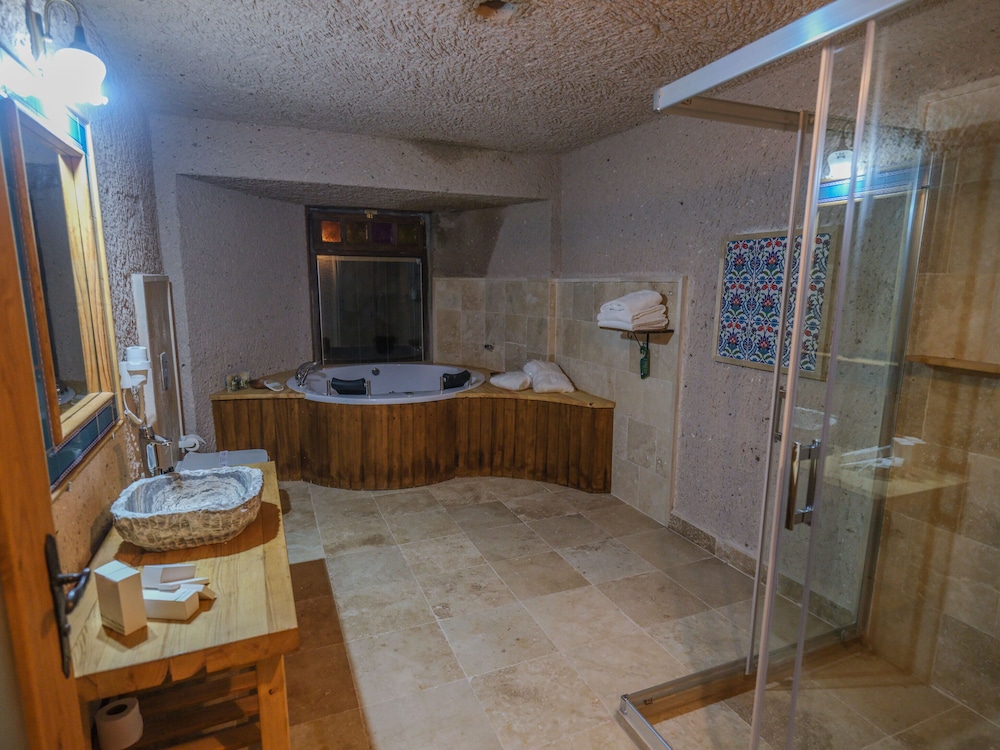 Kalsedon Cave Suites 6/28