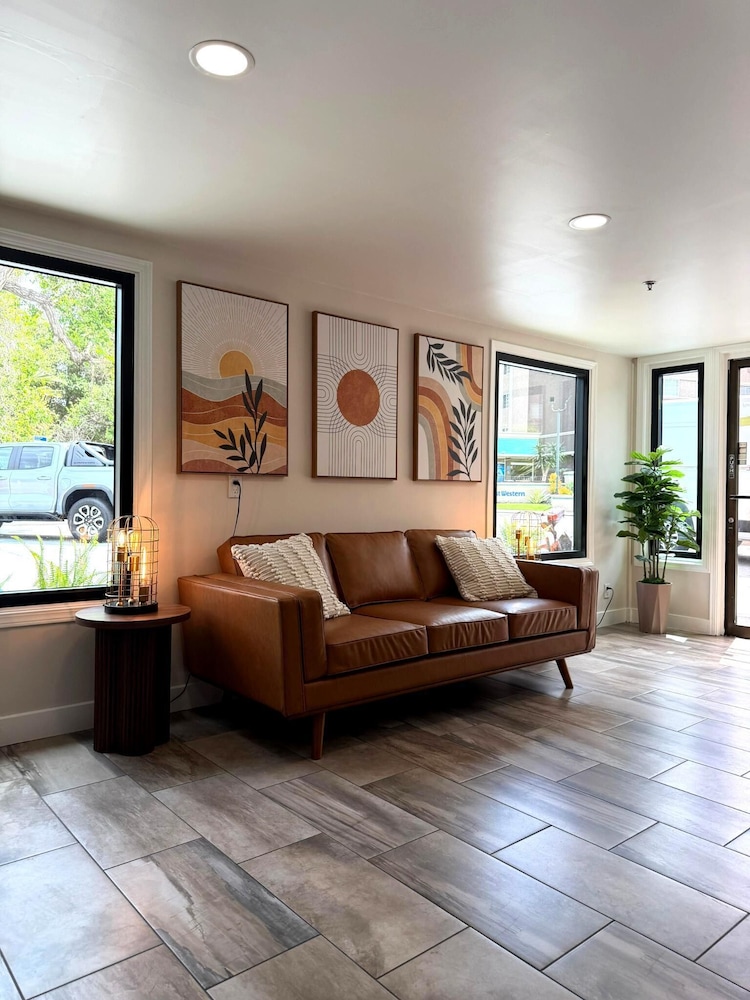 Riverleaf Inn Mission Valley 30/48