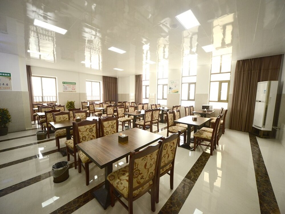 GreenTree Inn Xuancheng Ningguo City East Ningyang Road RT Mart Express Hotel 21/25