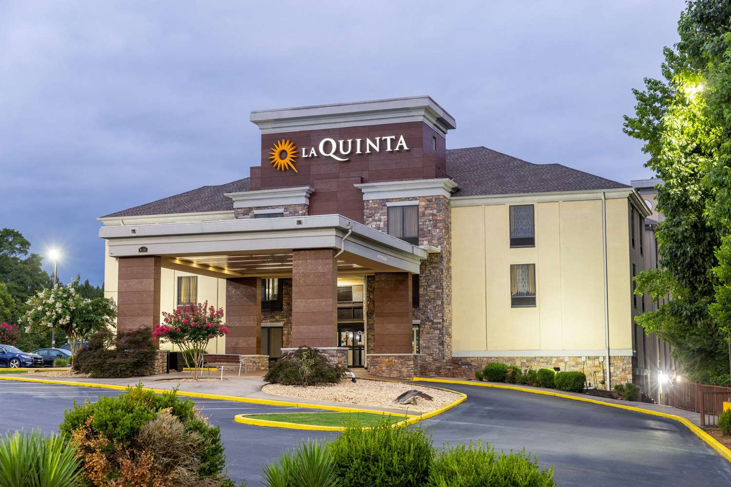 La Quinta Inn & Suites by Wyndham Covington 2/45