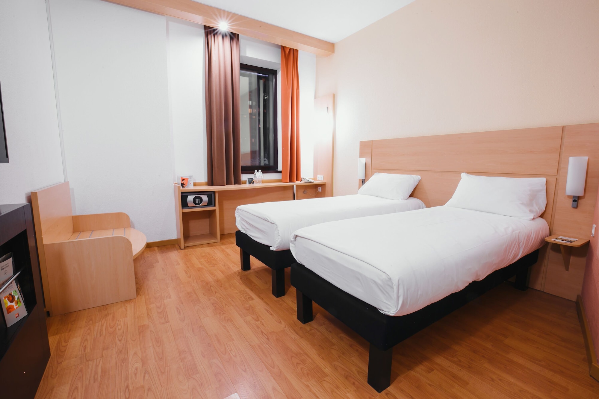 غرفة بريميوم بسريرين منفصلين، Ibis Astana Hotel 8/10