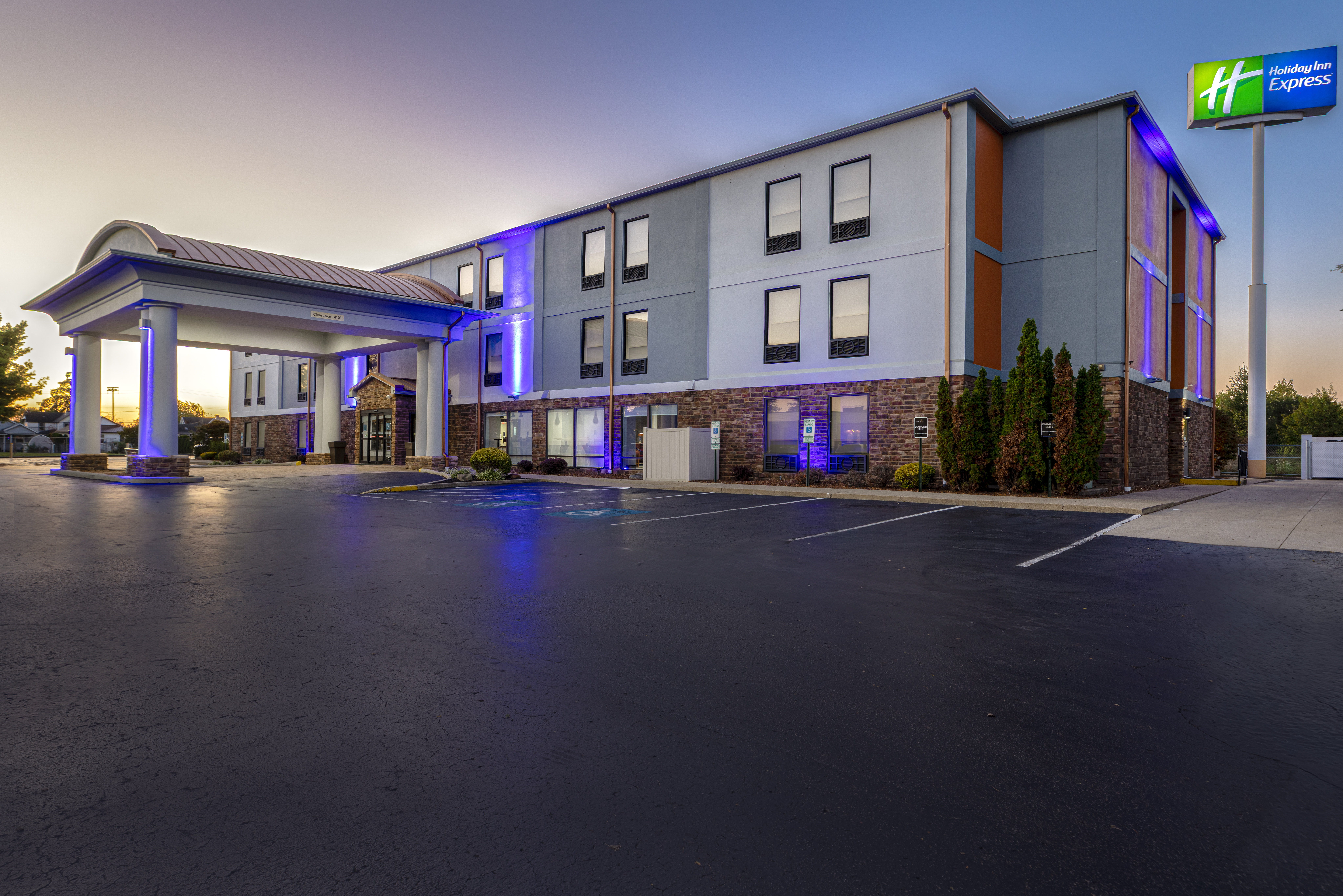 HOLIDAY INN EXPRESS CHILLICOTHE EAST 50/51