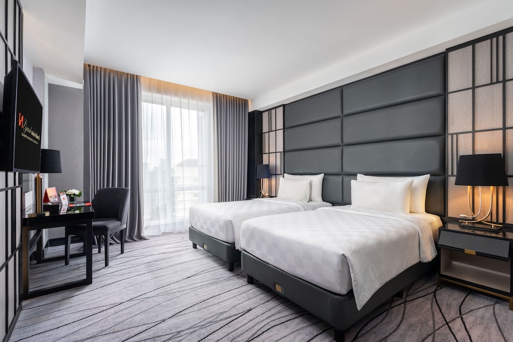Grand Swiss-Belhotel Darmo 19/62