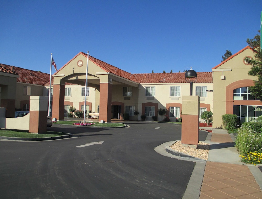 Best Western Brentwood Inn 1/31