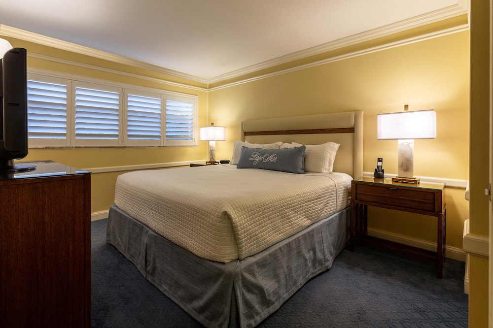 1 BEDROOM, SUITE, POOL SIDE
