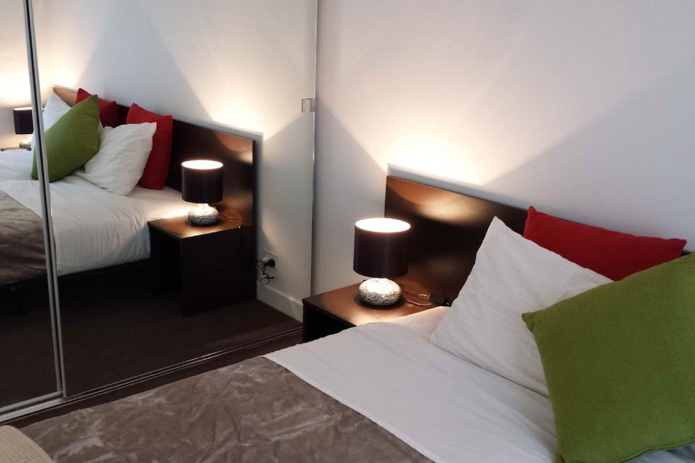 Aura On Flinders Serviced Apartment 13/78