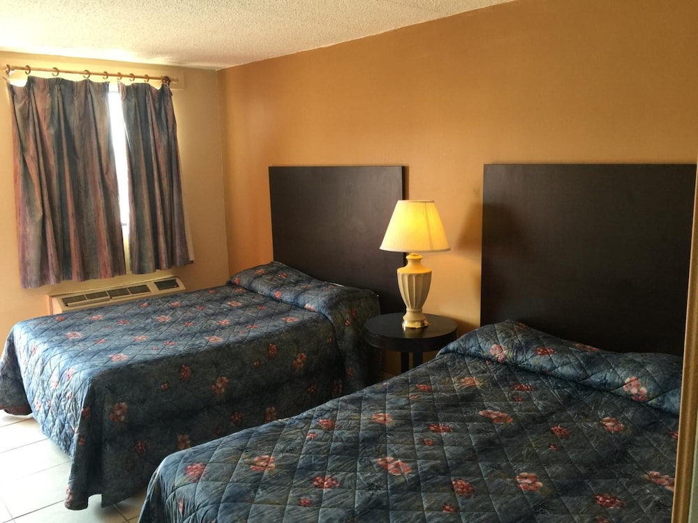 Cloud 9 Inn 10/29