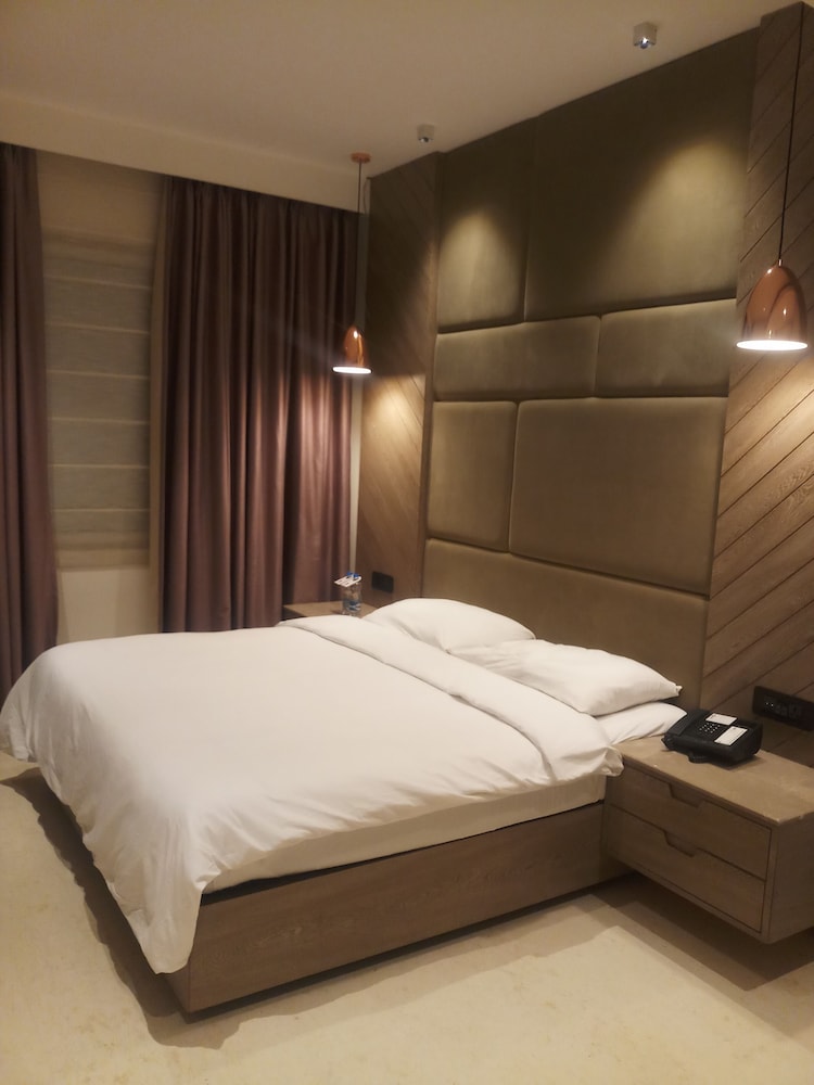 HOTEL LEVANA(FORMERLY BEST WESTERN PLUS LEVANA) 25/43