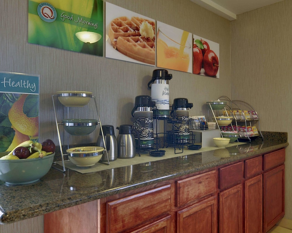 Quality Inn and Suites Clarksville 31/39