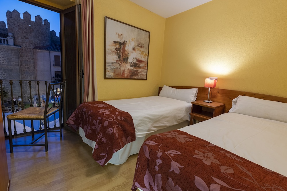 Hostal Restaurante Puerta del Alcázar 33/61