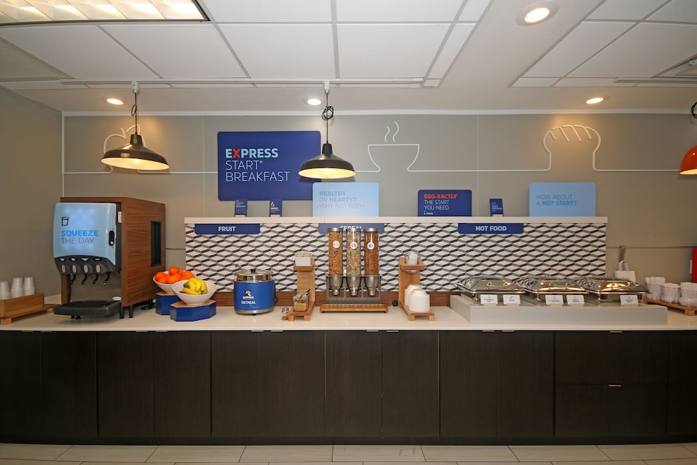 Holiday Inn Express Troutville - Roanoke North 50/60