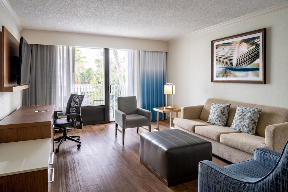 Courtyard By Marriott Naples 27/50