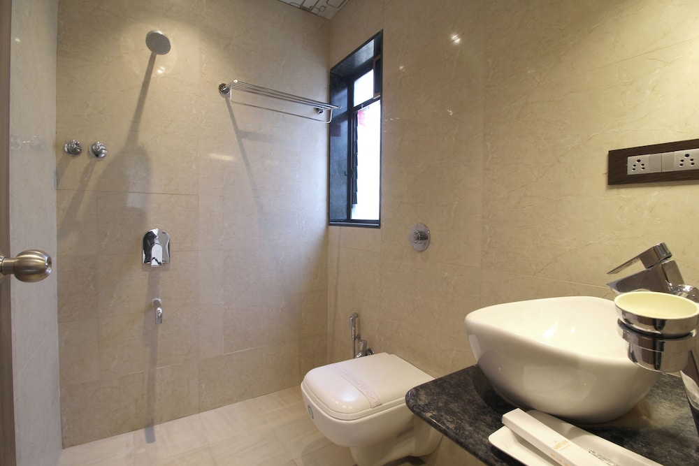Shivam Hotel 51/58