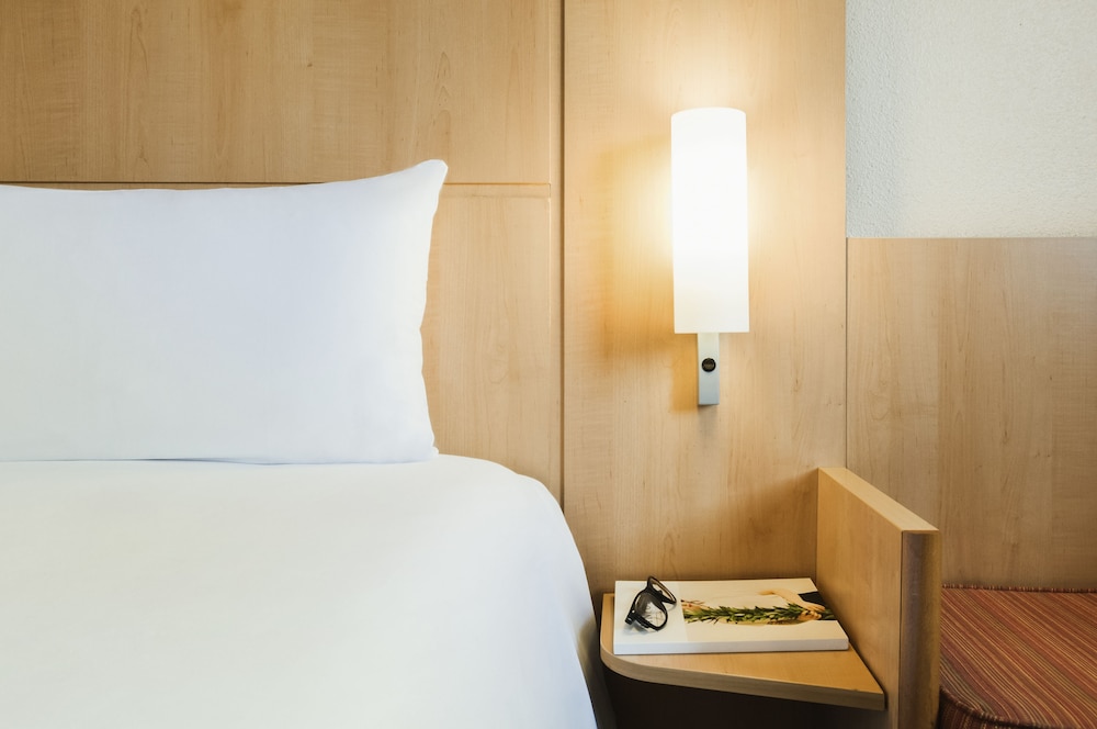 Ibis Lille Centre Gares 16/68