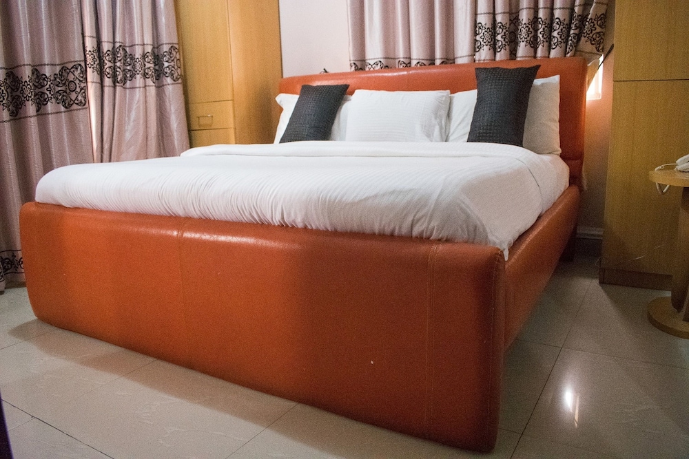 Primal Hotel GRA-Ikeja 24/50