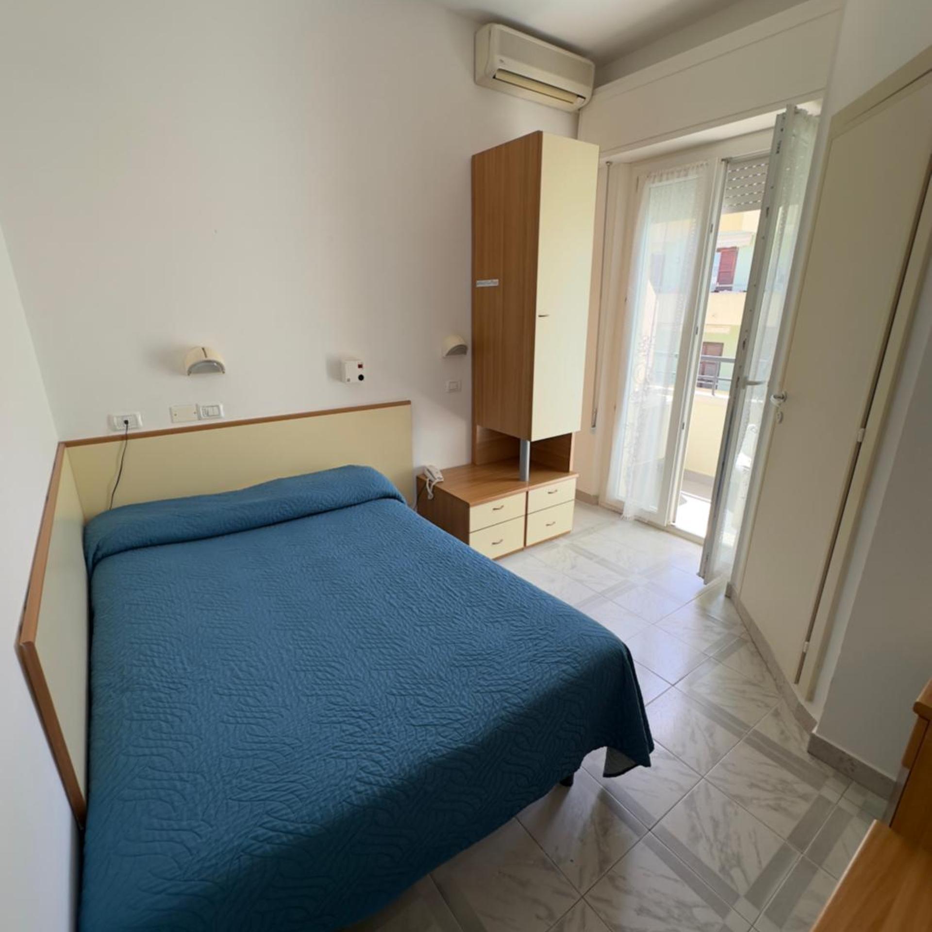 Room, Single