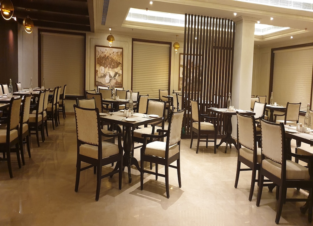 Sarovar Portico Dehradun 24/40