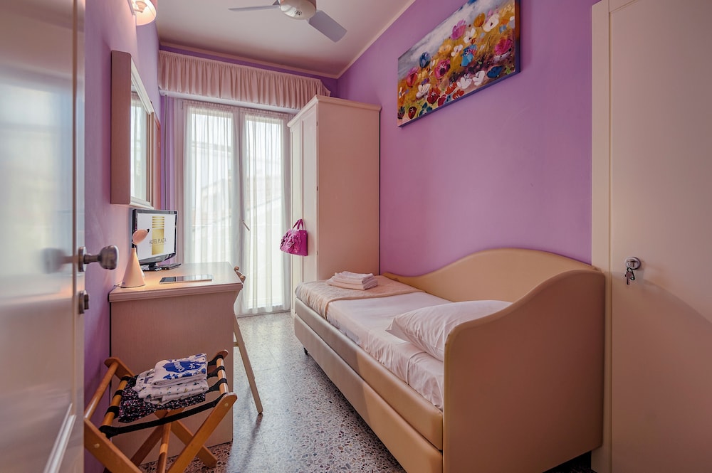 HOTEL PLAZA 25/53