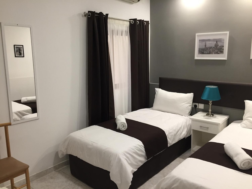 The Buccaneers Boutique Guest House 7/34