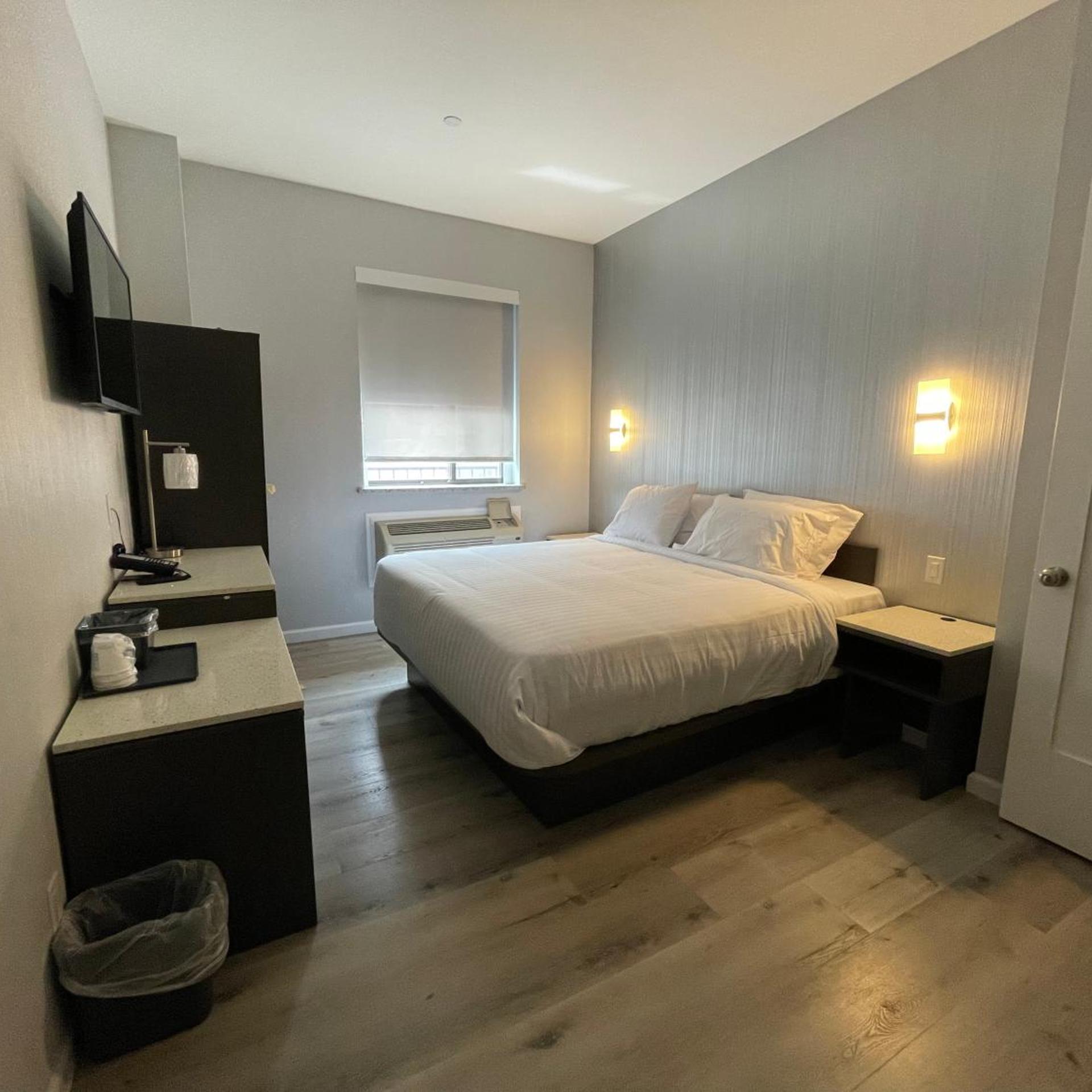 King Hotel Brooklyn Sunset Park 10/17