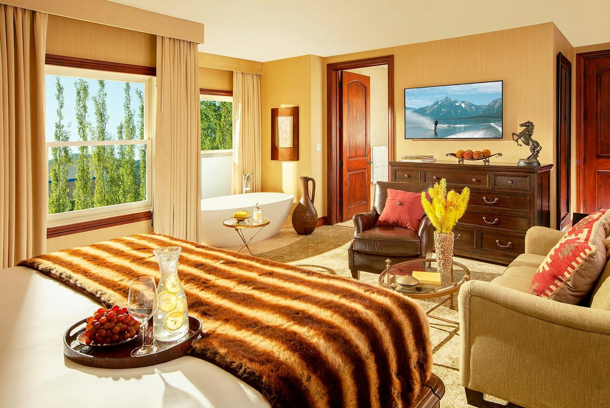 Rustic Inn at Jackson Hole 24/37
