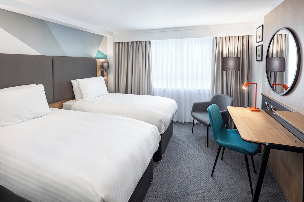 غرفة قياسية بسرير فردي، Holiday Inn Aylesbury 10/10