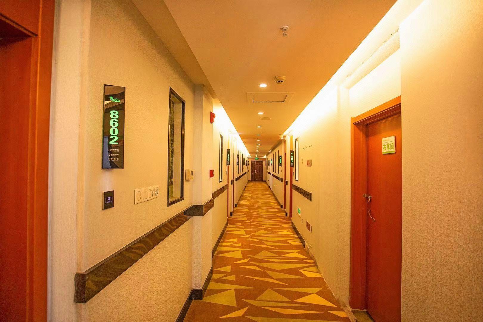 Vatica Jieshou City New Passenger Transport Center Hotel 21/29
