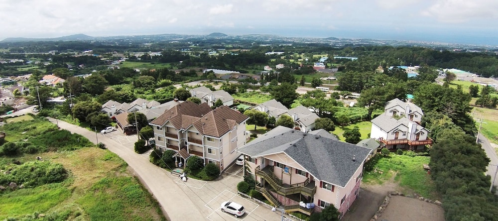 UTS Golf Village 2/50