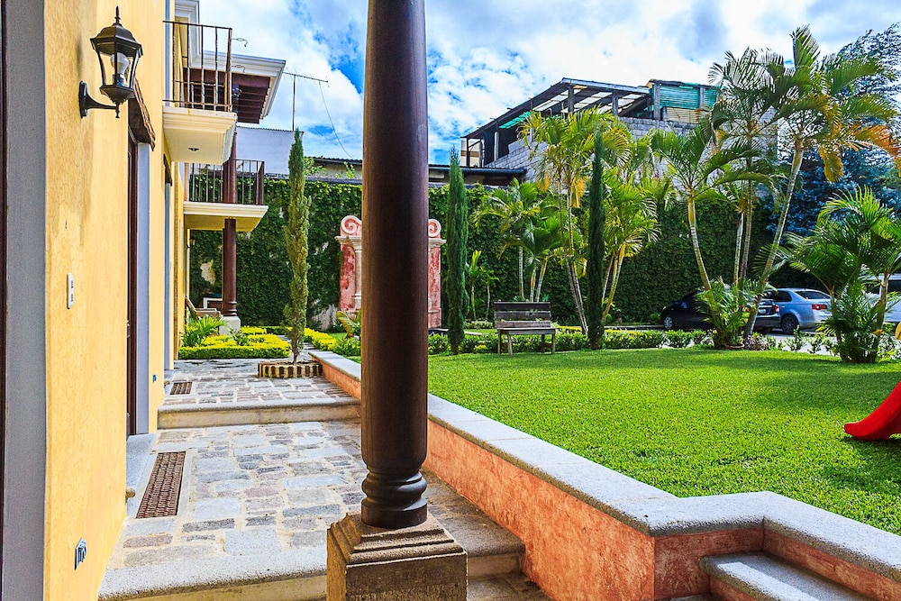 Casa Mia Hotel 52/57