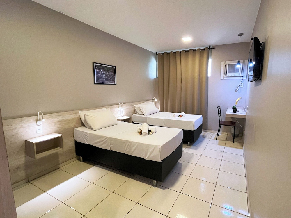 DELUXE, TWIN BEDS