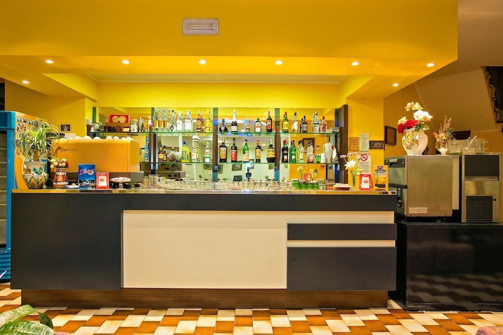 Hotel Antares 6/29