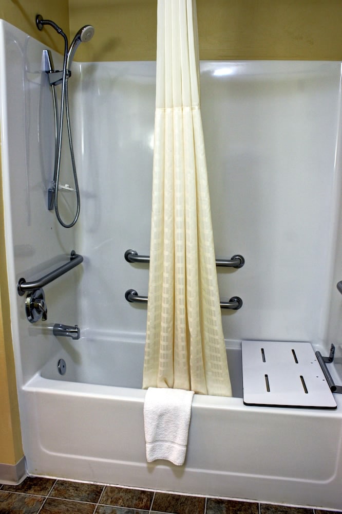 Luxbury Inn & Suites 34/34