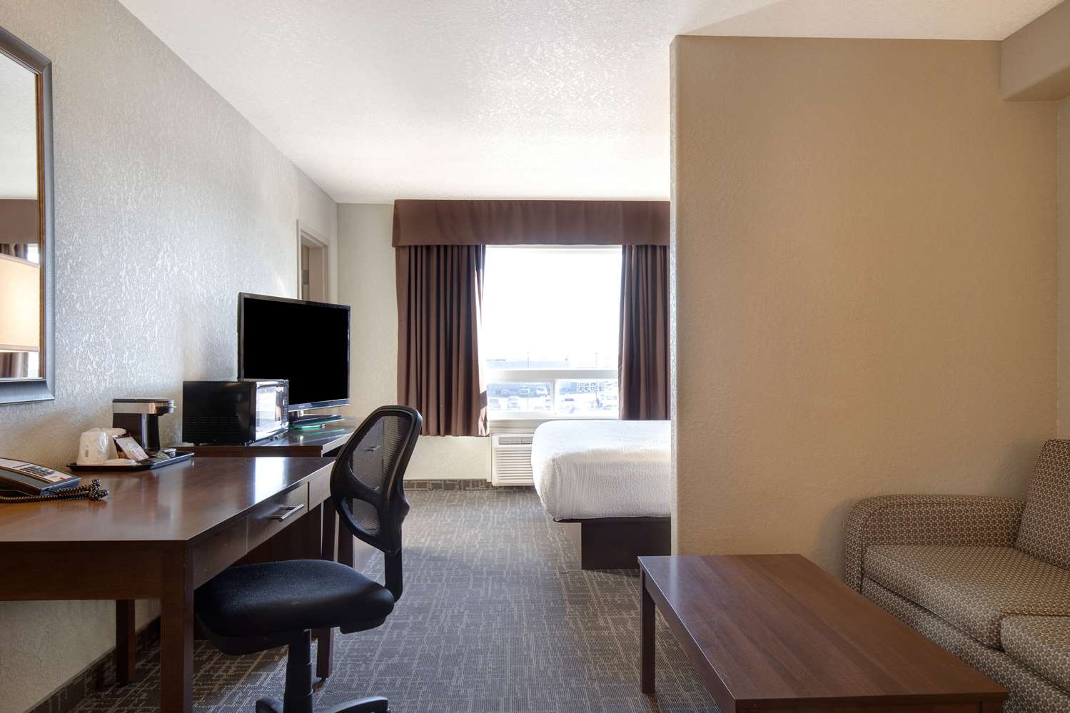 Days Inn & Suites by Wyndham Yorkton 26/38