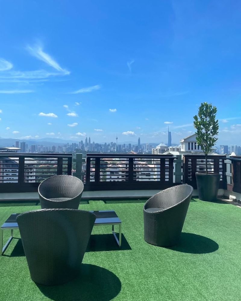 HYATT HOUSE KUALA LUMPUR, MONT KIARA 63/65