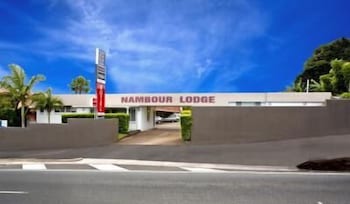 NAMBOUR LODGE MOTEL 26/37
