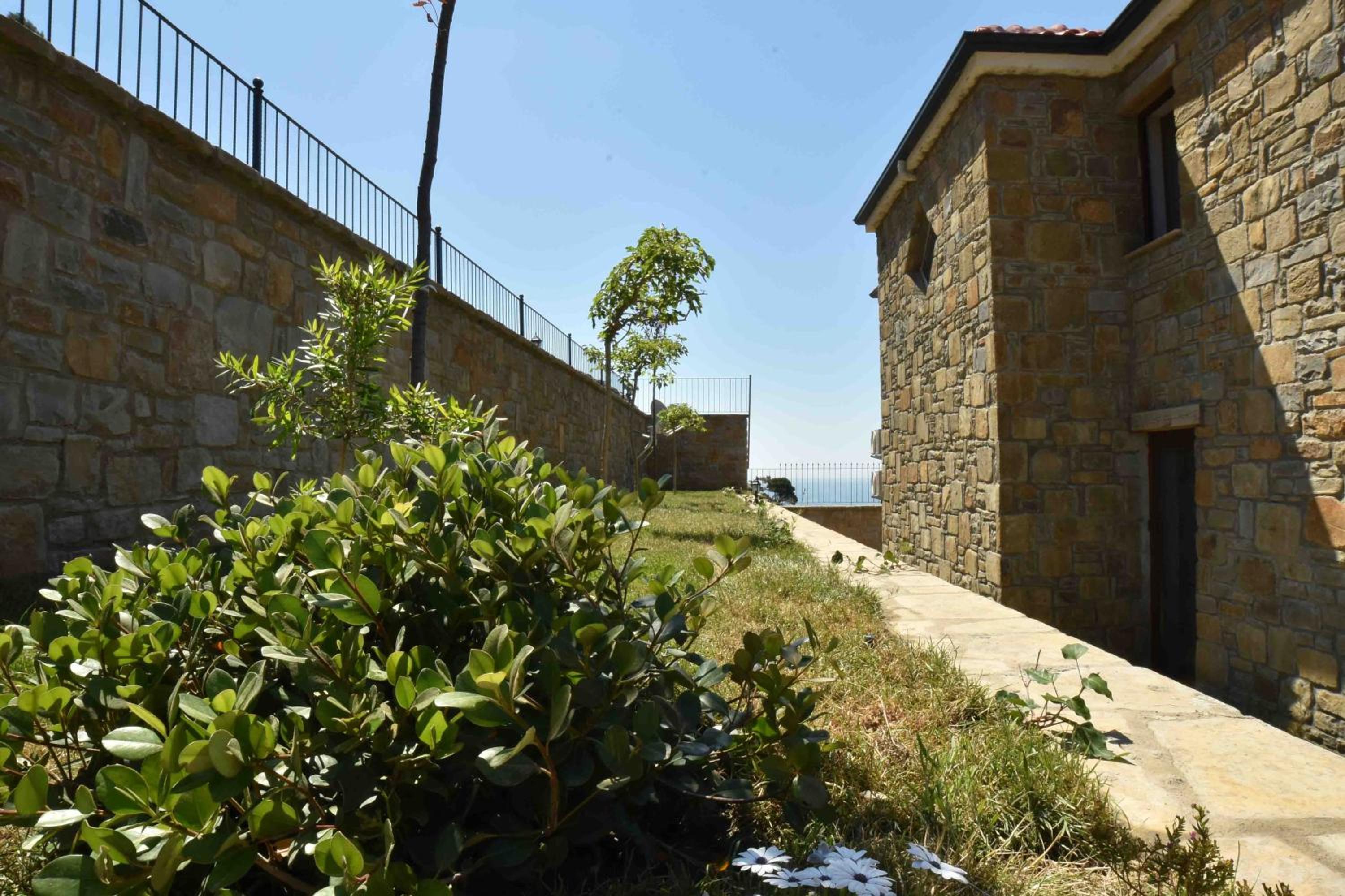 Limnos Otel 11/15