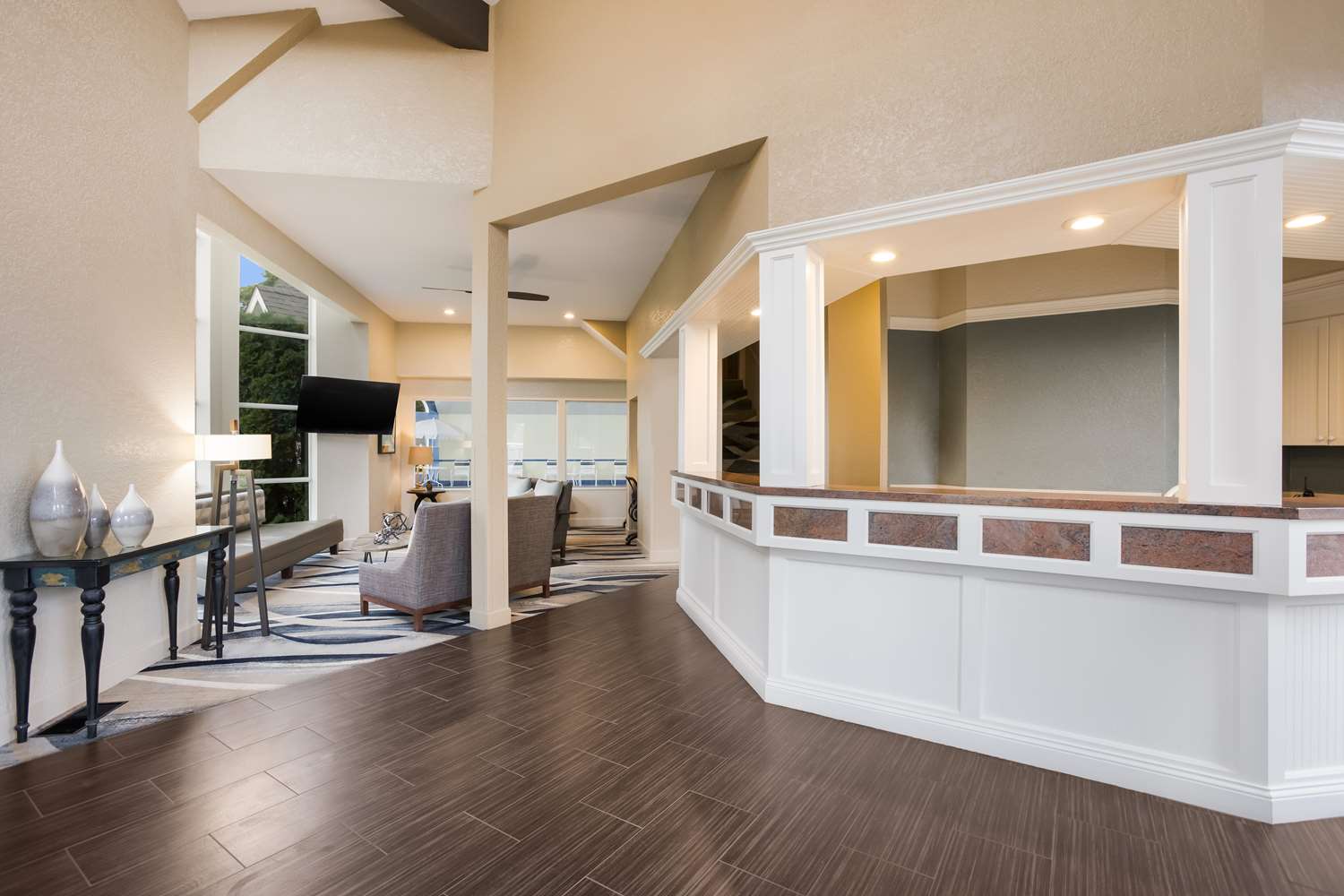 Best Western Harbour Pointe Lakefront 32/37