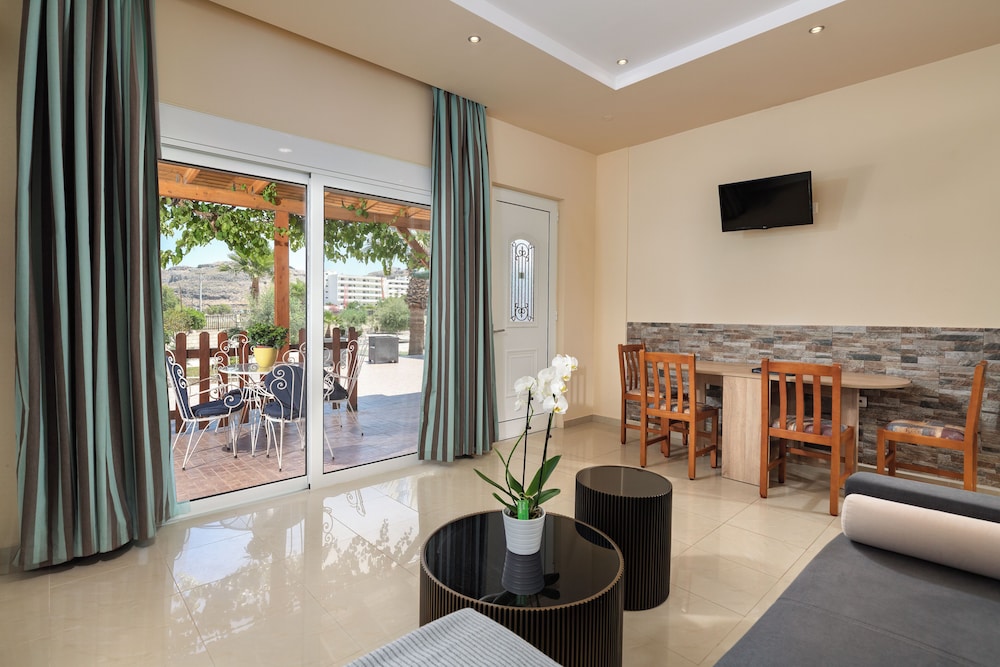 Vlycha Beach Studios & Apartments 45/71