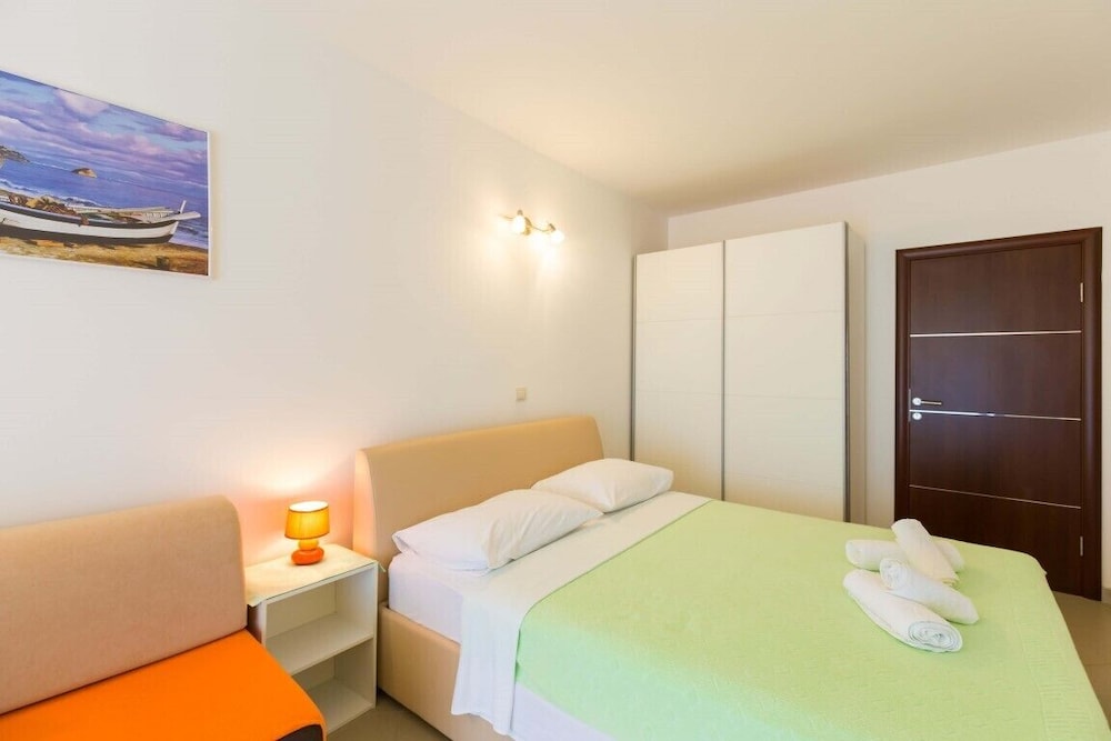 Apartments Mandy 8/44