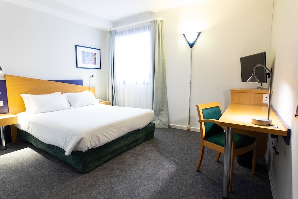 HOLIDAY INN EXPRESS ARRAS 19/78