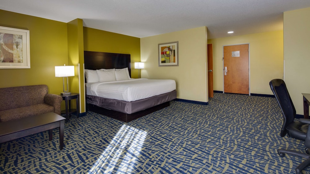 Best Western Plus Brunswick Inn & Suites 8/45