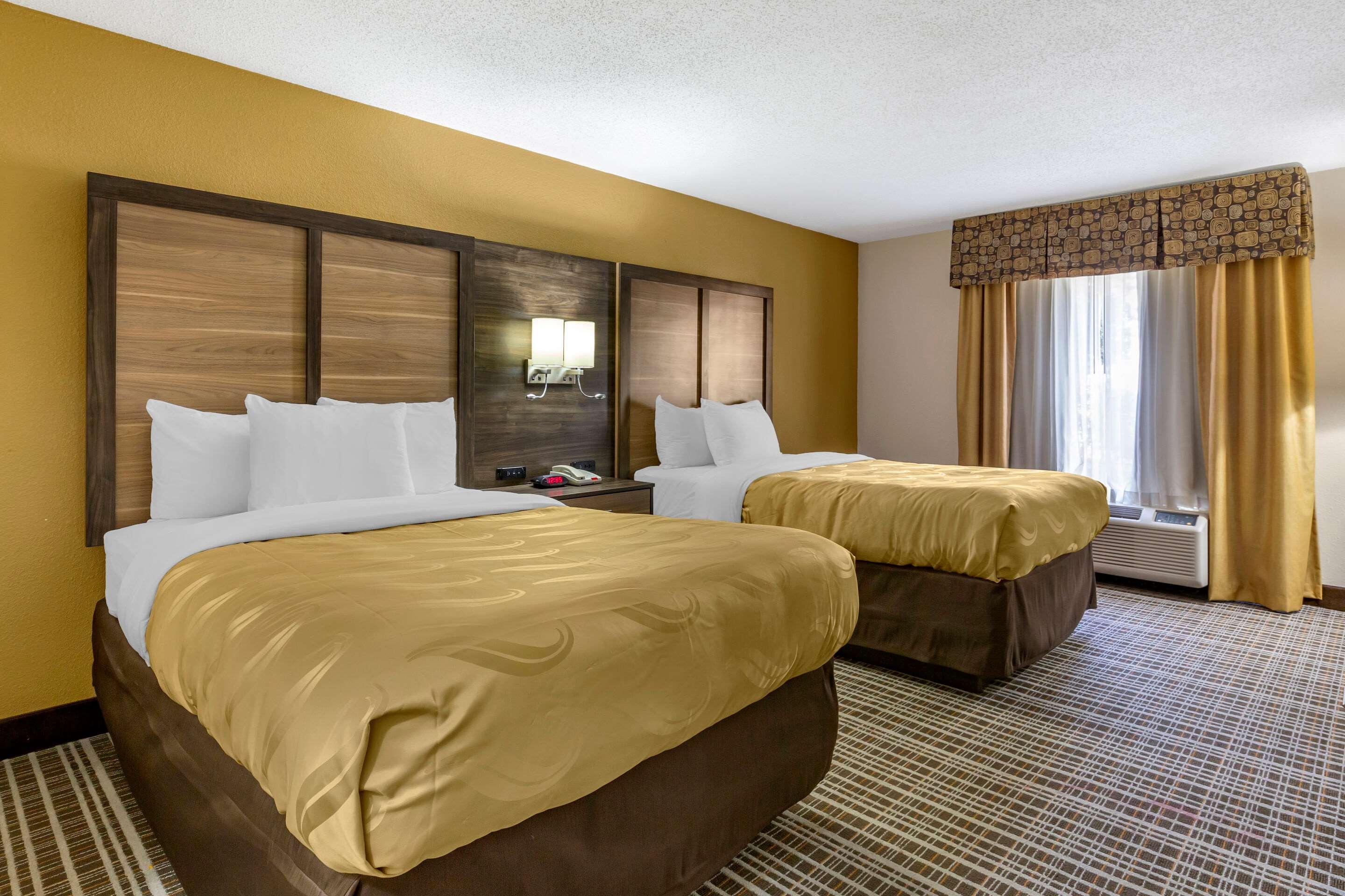 SUITE, 2 DOUBLE BEDS